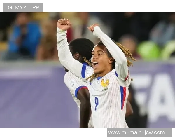 法国U20主力右后卫贝尤库:我梦想为皇马踢球 法国U20主力右后卫贝尤库:我梦想为皇马踢球