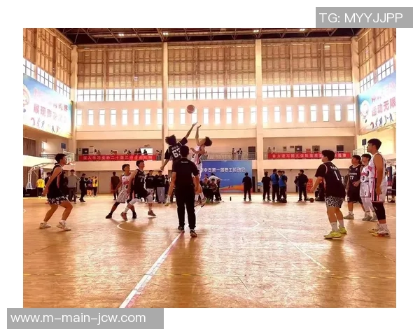 走进首钢家庭篮球日活动：探秘瑜伽课种下篮球梦